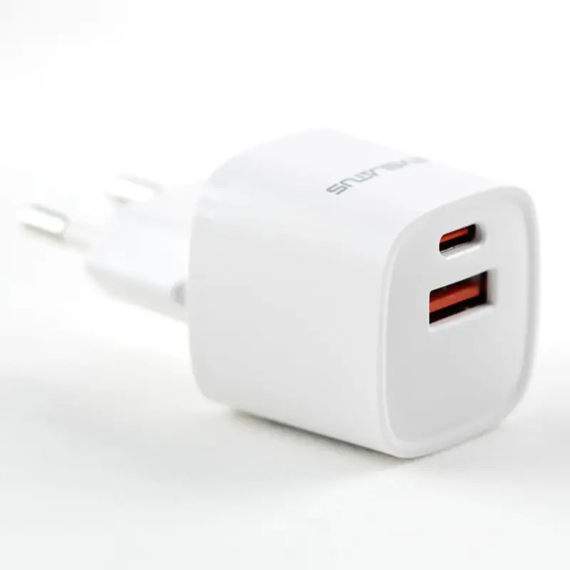 Evelatus USB-A and USB-C 30W Max
