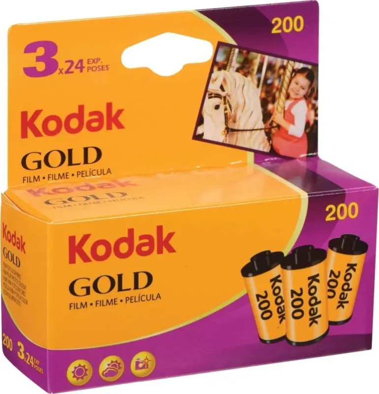 Kodak filma 135 Gold 200 kartītē